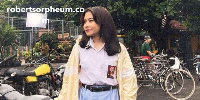 Berperan Remaja Di Film Gita Cinta Dari SMA Prilly Latuconsina Dihujat